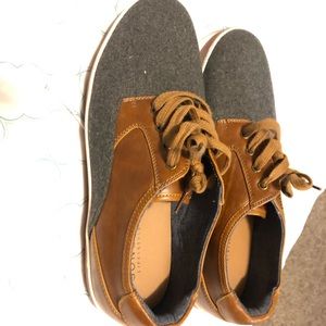 Mens brand new size 10 leather and wool shoes